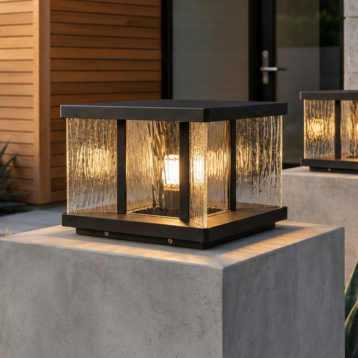 Lampe de pilier étanche, IP65, pour un éclairage extérieur de jardin et d'allée moderne.