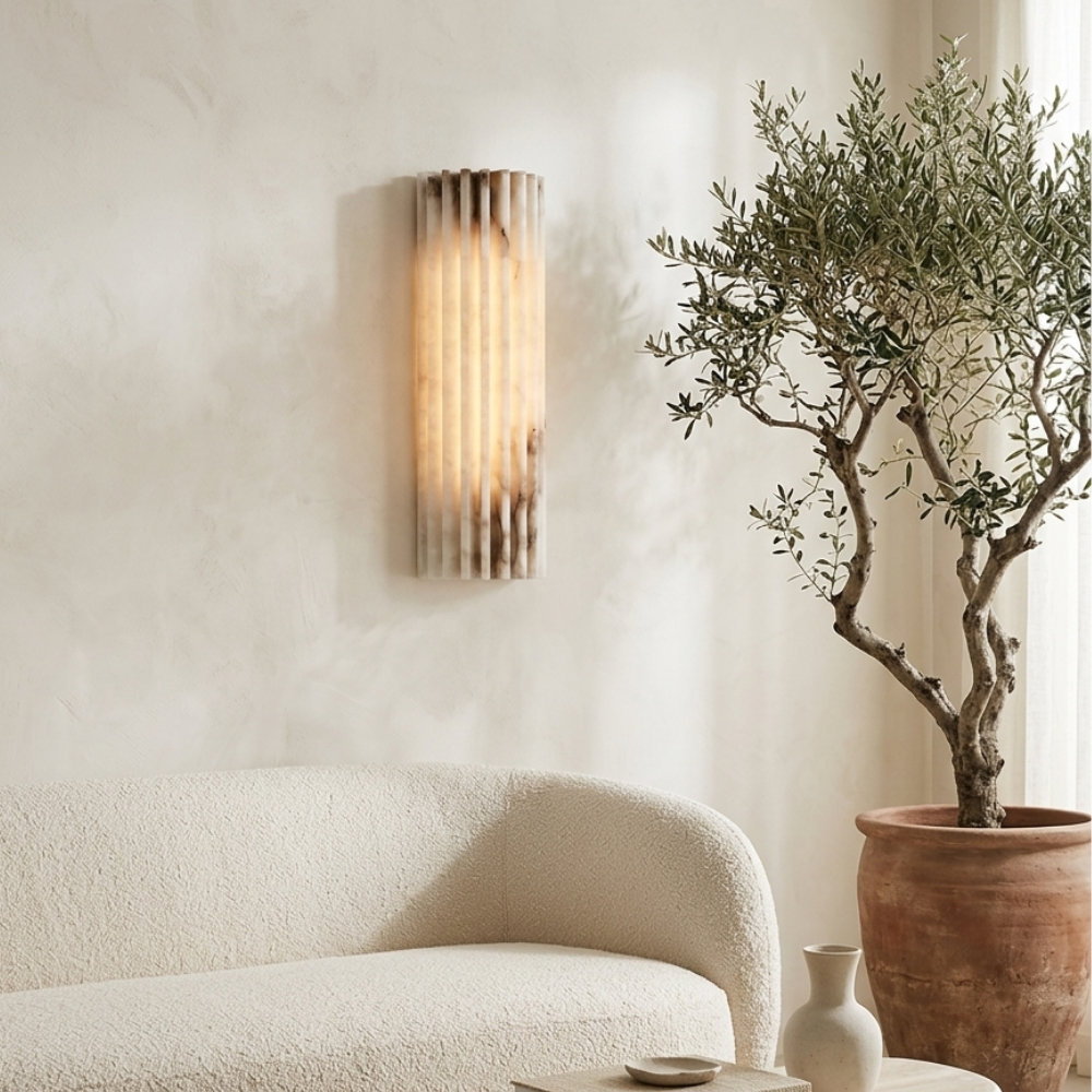 Applique murale moderne pour chambre, design minimaliste et élégant. Offre un éclairage doux et décoratif.