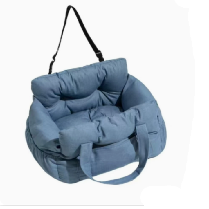 Lit voiture chien avec attaches réglables pour une fixation stable et sécurisée du panier.