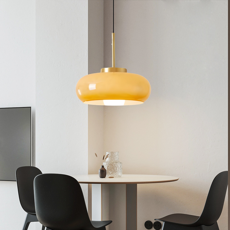 Chandelier de plafond moderne vintage élégant, idéal pour salon ou chambre à coucher.