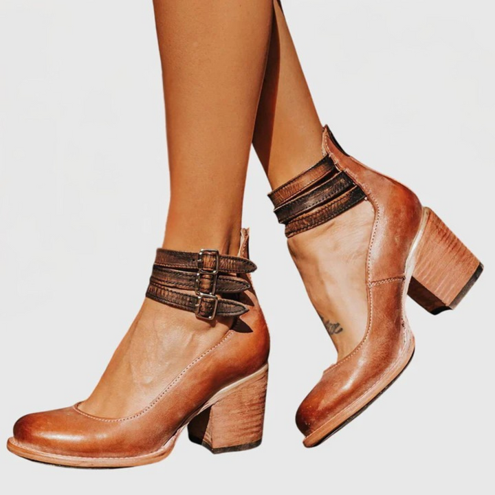 Sandales plates modernes pour femmes, alliant confort, élégance et un look estival tendance.