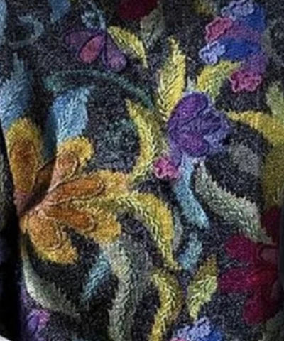 Pull femme chaud style décontracté avec motif floral et tigre, idéal pour rester confortable en hiver.
