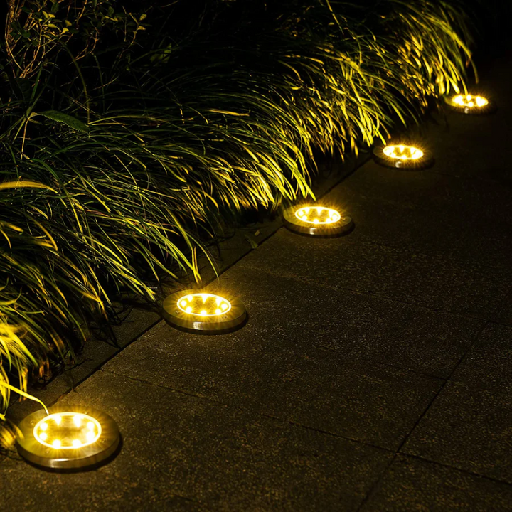 Lumière solaire d'extérieur pour balisage de jardin, lampe rechargeable étanche pour une ambiance sûre et accueillante.
