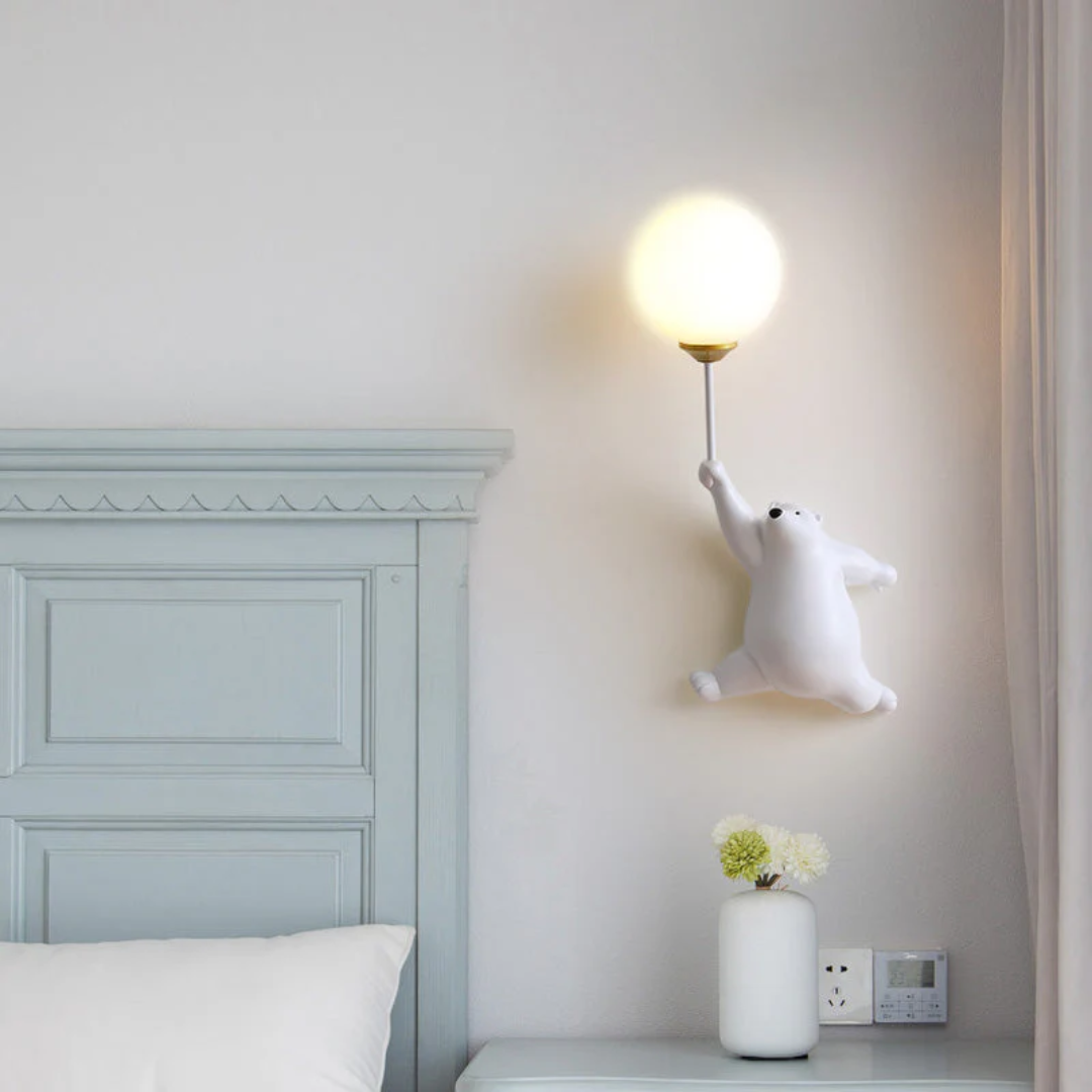 Veilleuse ourson LED murale, lumière douce pour un sommeil paisible des enfants.
