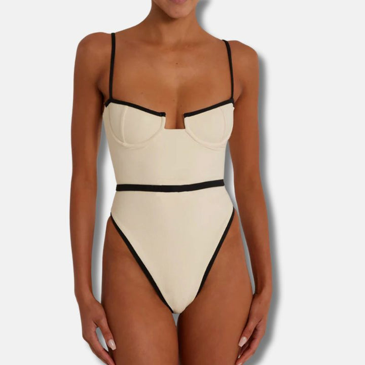 Maillot de bain une pièce femme polyvalent, élégant pour les vacances, sculptant pour la natation.