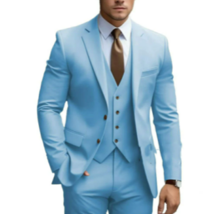 Modèle portant un costume homme formel 3 pièces, idéal pour cérémonie ou mariage d'automne.