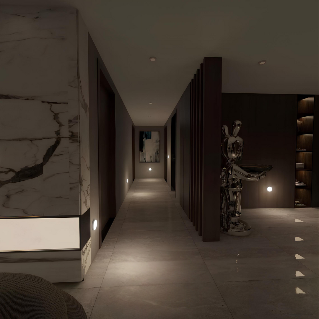 Lampe LED avec détection de mouvement, éclairage intérieur pour confort et économie d'énergie.
