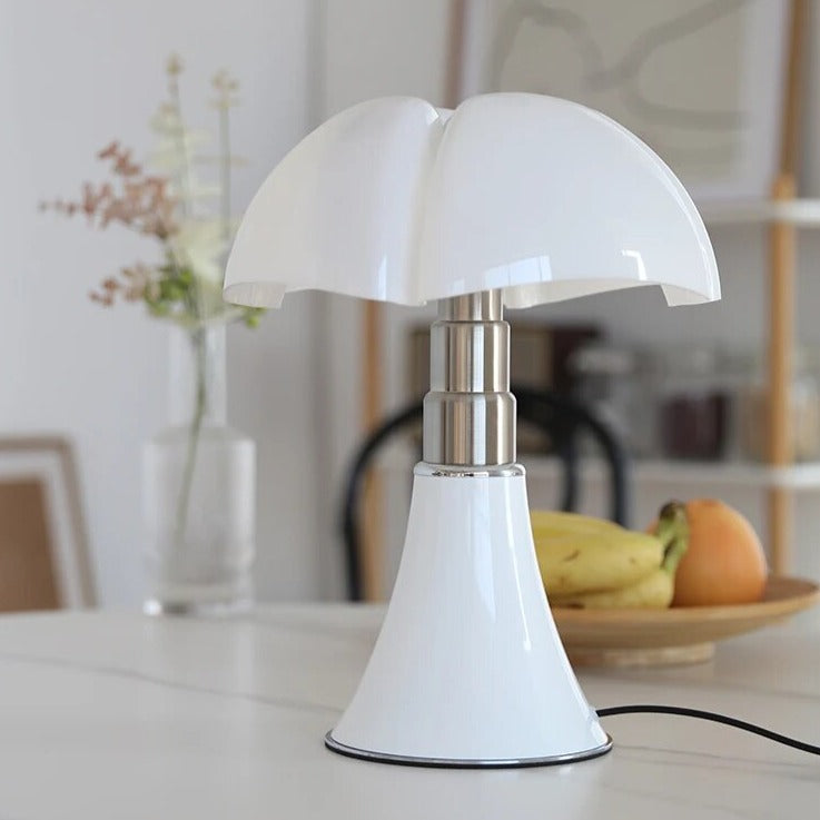 Lampe de table fleur moderne à commande tactile, éclairage LED dimmable idéal pour bureau.