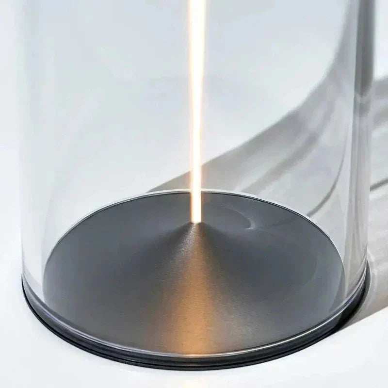 Élégante lampe de table LED dimmable à commande tactile. Éclairage moderne parfait pour chambre, salon ou bureau.