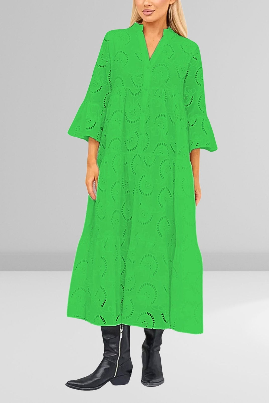 Robe femme estivale en coton brodé, manches évasées, ample et respirante pour la détente.