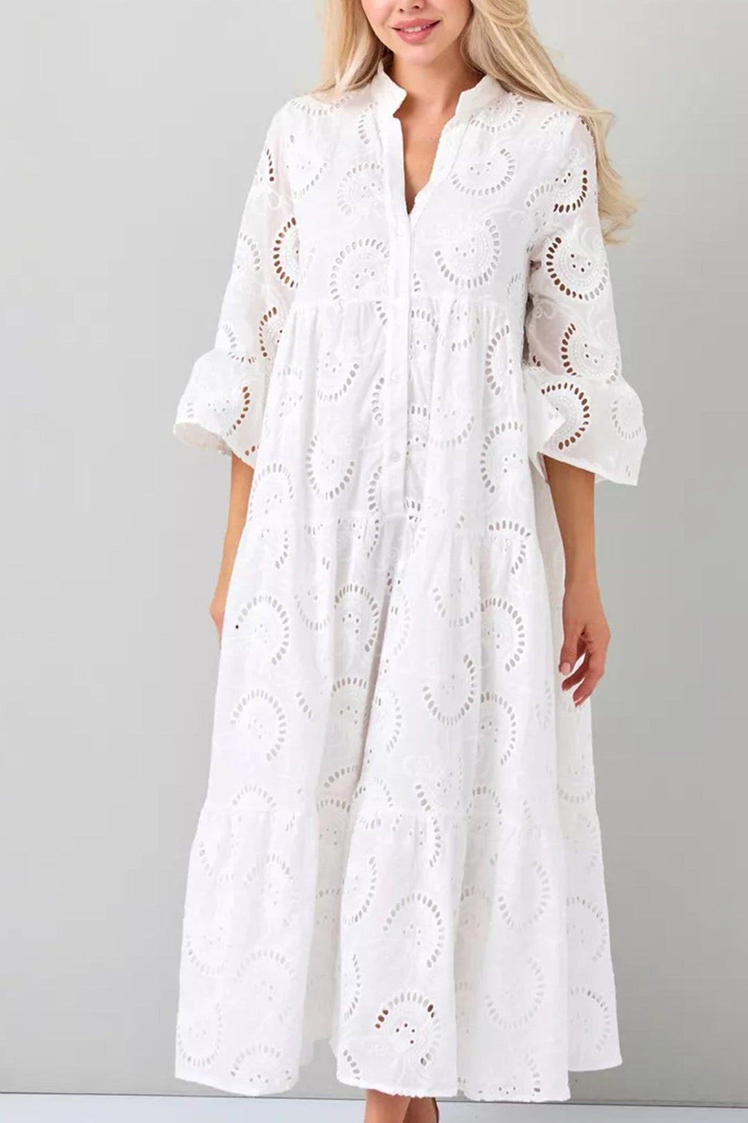 Robe bohème femme en coton brodé, coupe ample et décontractée, idéale été/printemps.