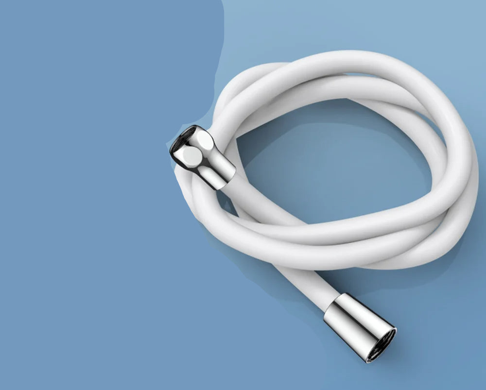 Tuyau de douche extensible et facile à installer, améliore votre confort de douche et l'esthétique de la salle de bain.