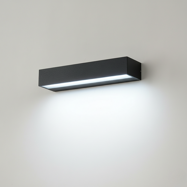 Applique murale LED étanche IP65, durable et résistante. Luminaire moderne pour éclairage extérieur fiable.