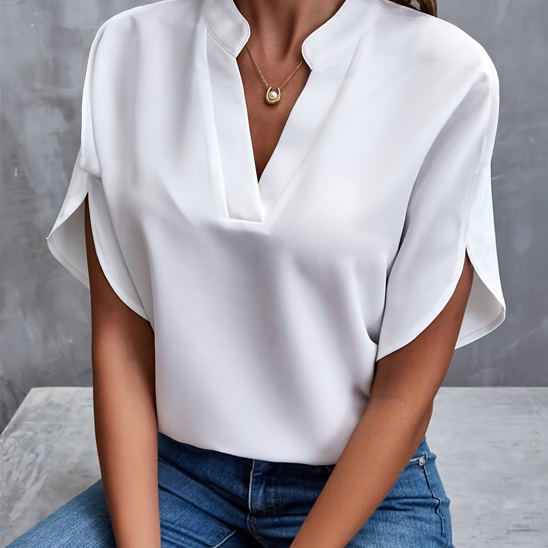 Blouse femme polyvalente, col V fluide, élégante pour le travail ou décontractée pour le quotidien.