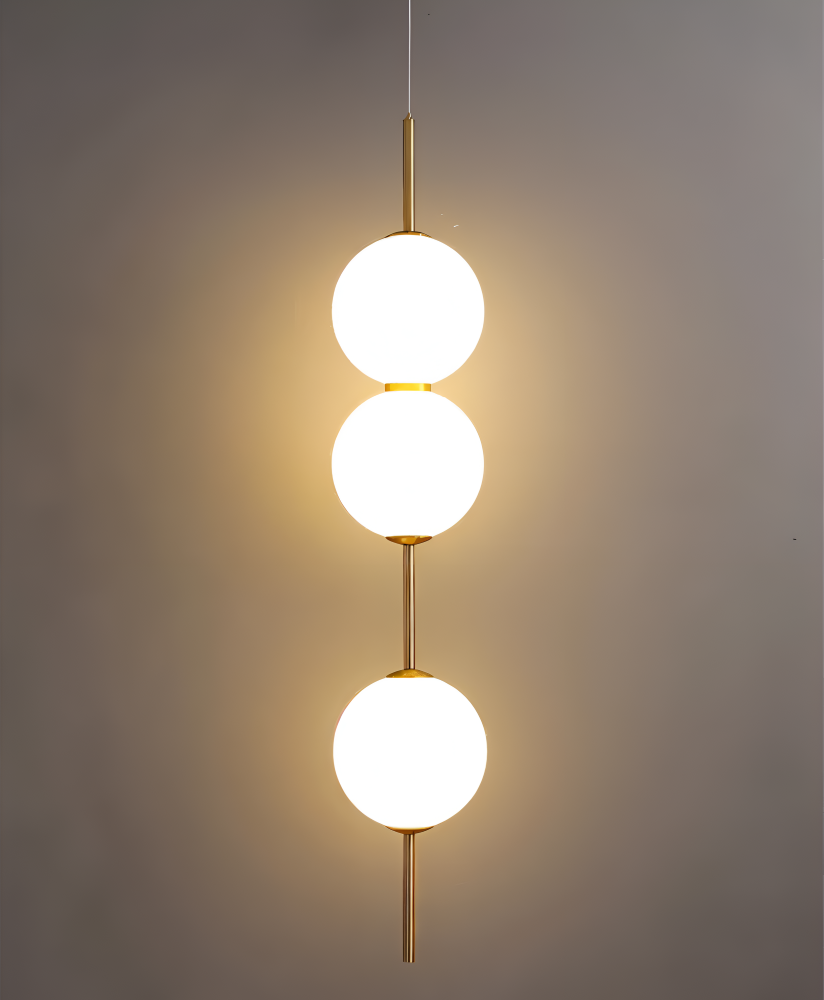Suspension Gloriva, luminaire contemporain en verre mat, parfait pour salon ou chambre.