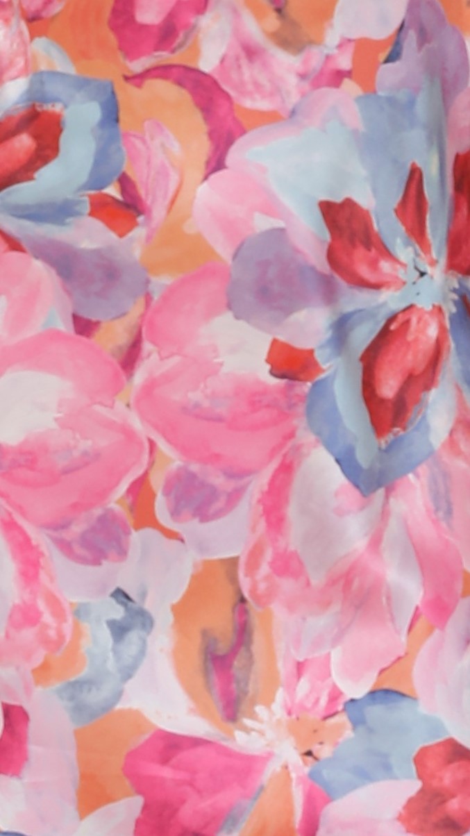 Élégante mini-robe rose femme dos nu, encolure droite. Robe de soirée chic pour l'été.