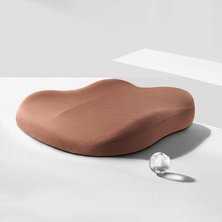 Coussin de siège auto anti-fatigue en mousse mémoire, idéal pour longs trajets et confort de conduite.