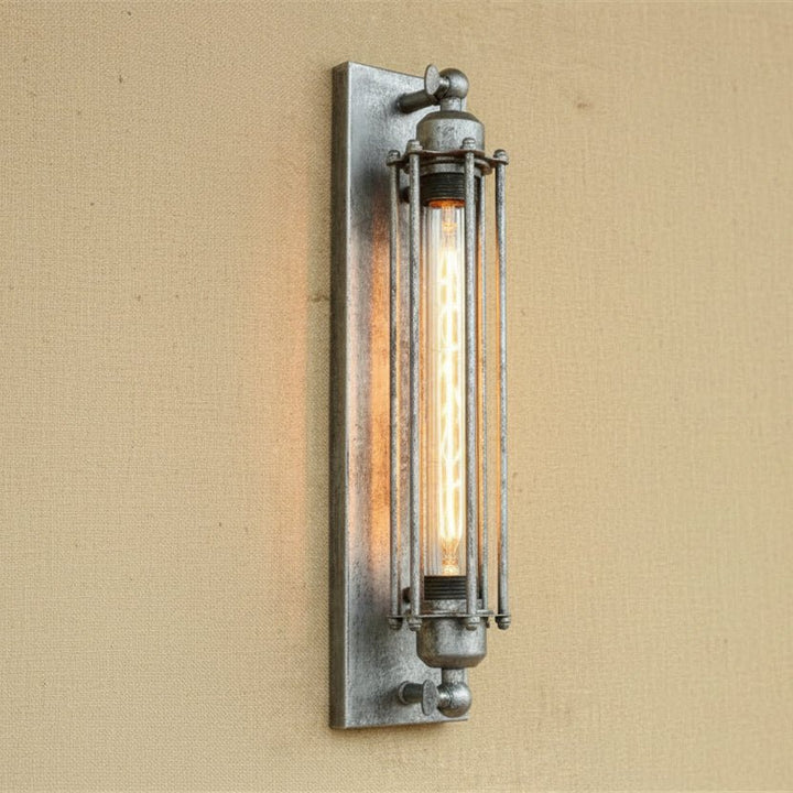 Applique murale LED vintage pour salon, design élégant en métal, éclairage doux et ambiance cosy.