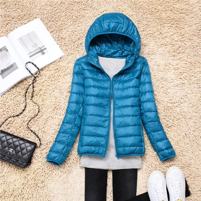 Veste femme tendance, ultralégère et compressible. Chaleur et style en ville garantis.
