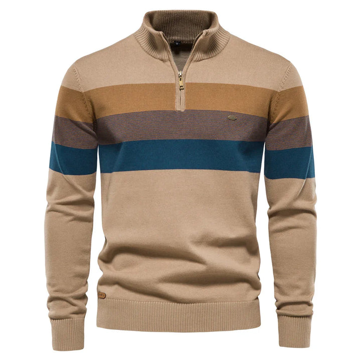 Gros plan pull homme zippé rayé, matière douce, détail col. Confortable & moderne, idéal pour casual chic.