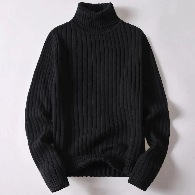 Top pull col roulé homme polyvalent, parfait pour un look hivernal chic ou décontracté. Mode masculine.