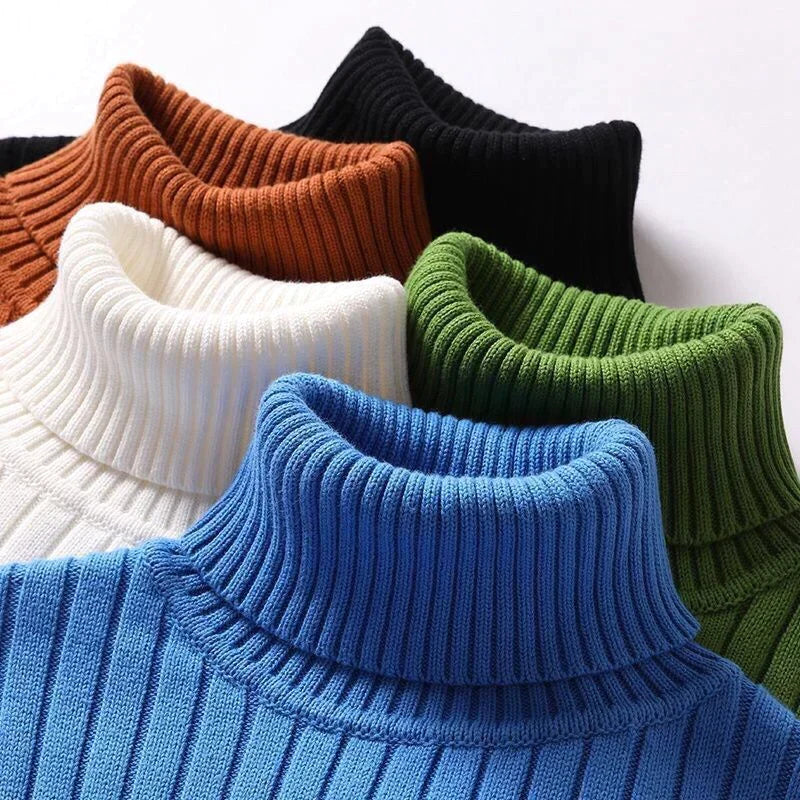 Pull hiver homme à col roulé, élégant et douillet. Un essentiel du confort masculin pour les jours froids.