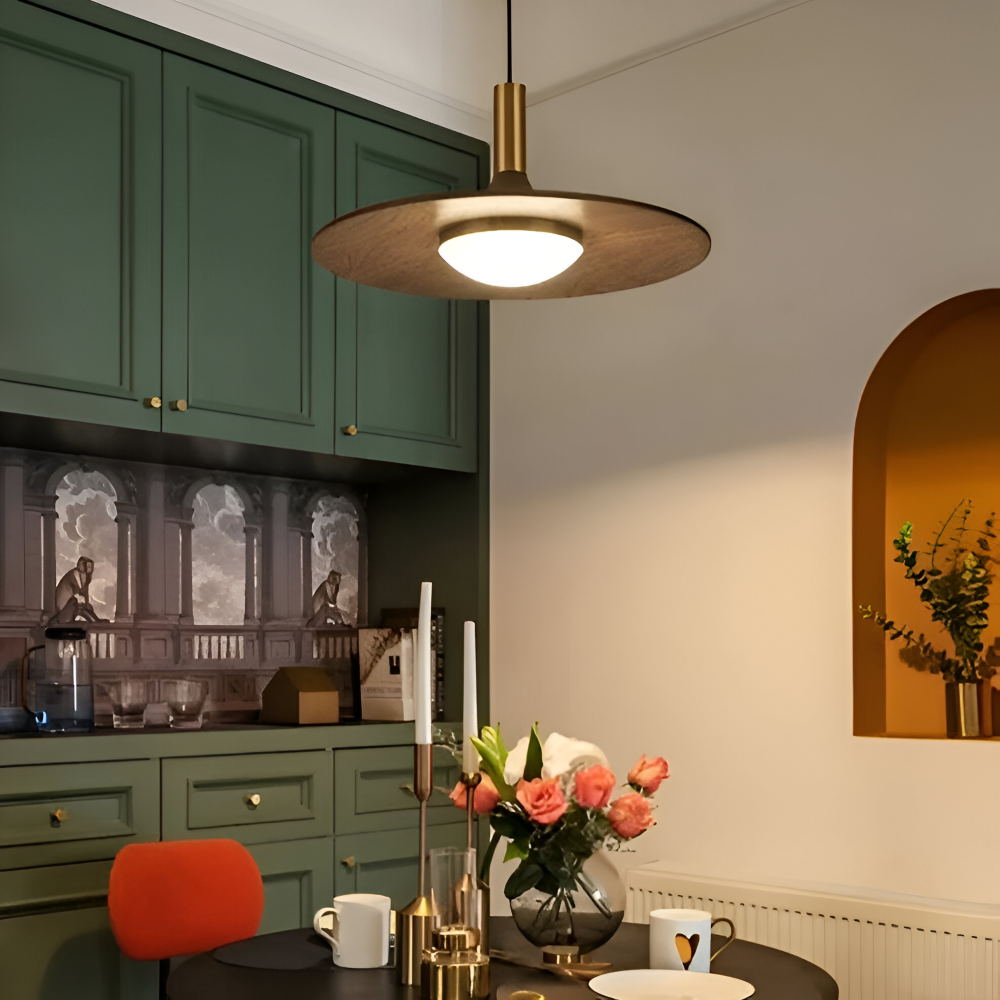 Lampe LED suspendue scandinave pour salon, design rond minimaliste, lumière douce.