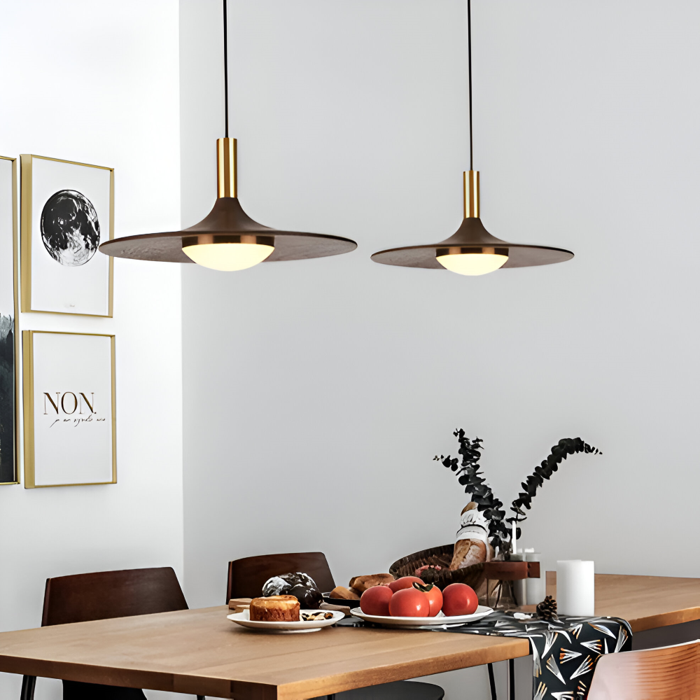 Suspension LED moderne ronde idéale pour salle à manger, ambiance chaleureuse.