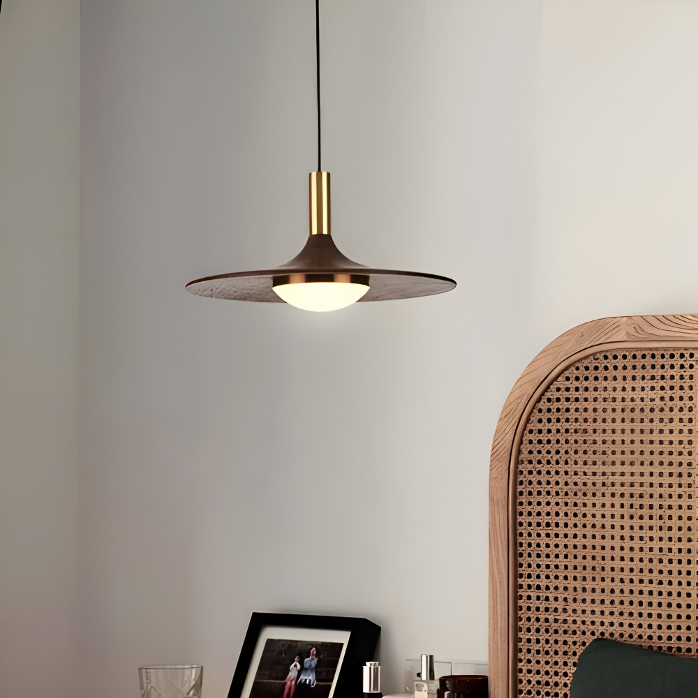 Luminaire suspendu nordique LED, design épuré et circulaire, éclairage contemporain.