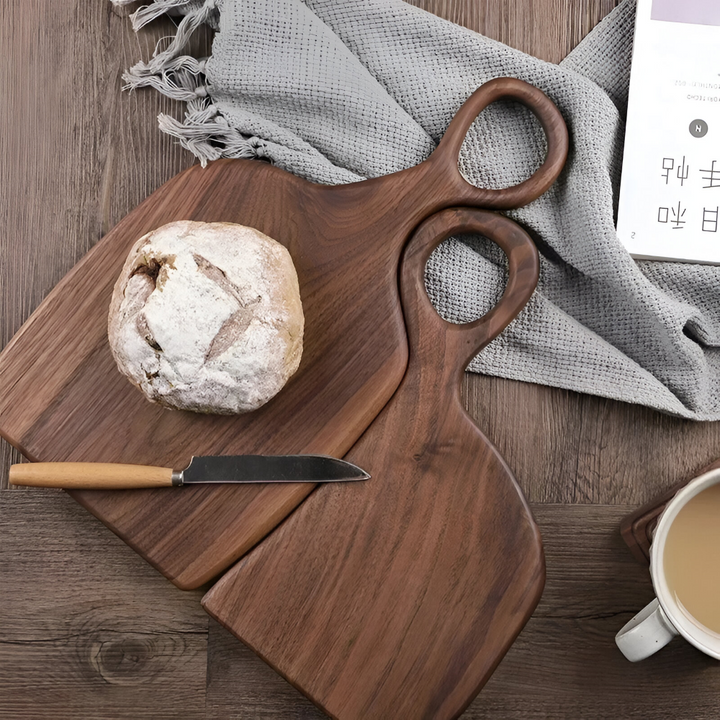 Planche à découper en noyer, excellent cadeau pour chef ou passionné de cuisine, élégante et pratique.