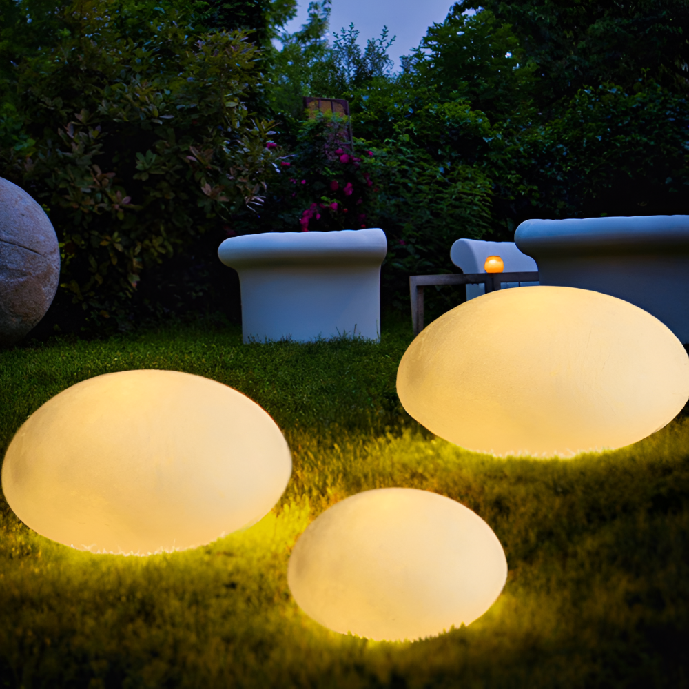 Lampe LED sphérique moderne pour éclairage de jardin ou balcon, idéale pour une décoration extérieure élégante et durable.