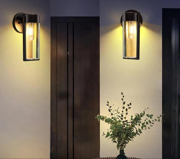 Lampe murale solaire LED étanche pour éclairage extérieur de jardin. Autonome et sécuritaire.
