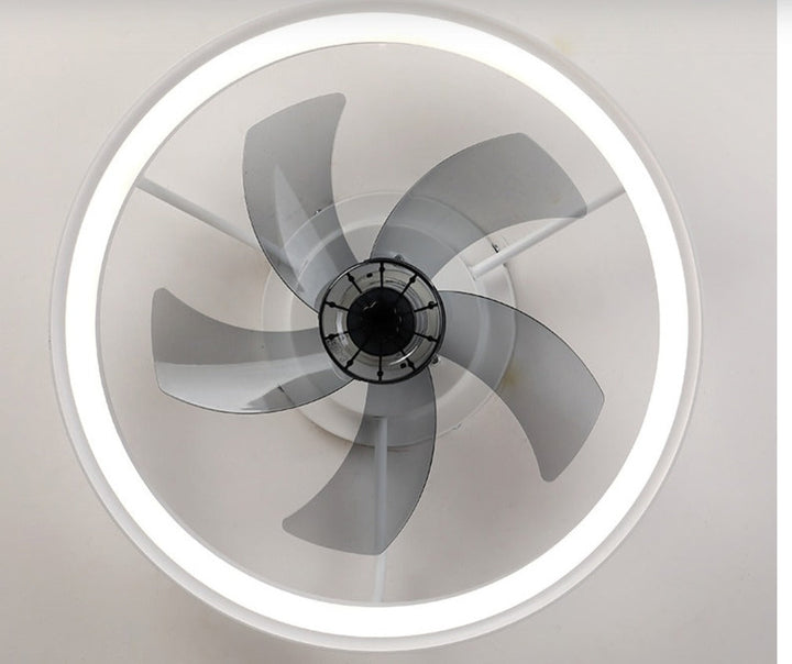 Luminaire ventilateur de plafond LED design, silencieux et économe, contrôlable à distance pour une ambiance parfaite.