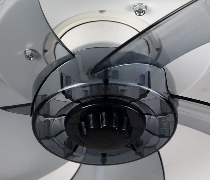 Ventilateur de plafond silencieux avec lampe LED, télécommande incluse. Un ajout moderne pour votre maison.