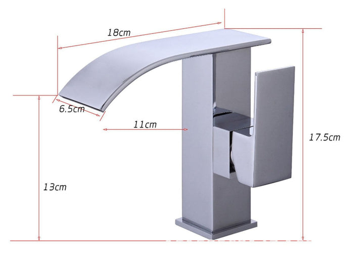 Mitigeur lavabo cascade en laiton massif. Finition luxe pour salle de bain moderne.