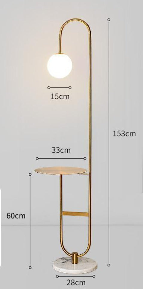Pied de lampe avec table intégrée, éclairage LED doux, idéal pour salon ou chambre à coucher, design fonctionnel.
