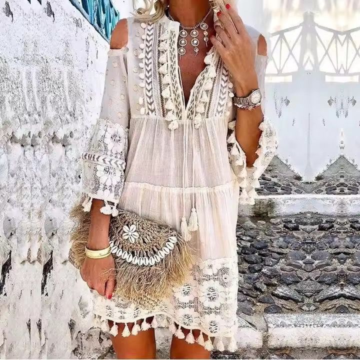 Robe courte bohème femme brodée, légère et fluide pour l'été. Chic et confortable, idéale pour la plage.