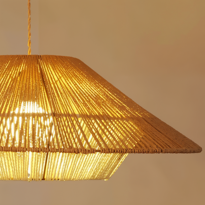 Lampe de chambre style Wabi-Sabi, luminaire suspendu zen. Éclairage doux pour une ambiance chaleureuse et naturelle.