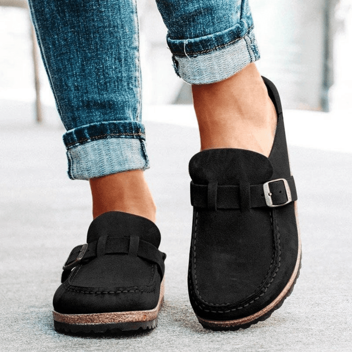Sabots ergonomiques femme, mules confortables à bride ajustable pour un soutien optimal et un confort quotidien.