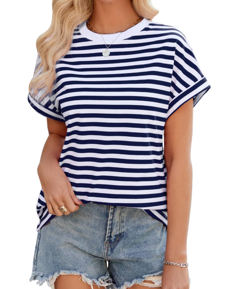 Dos du t-shirt oversize femme rayé. Coupe ample et décontractée pour un confort optimal en été.