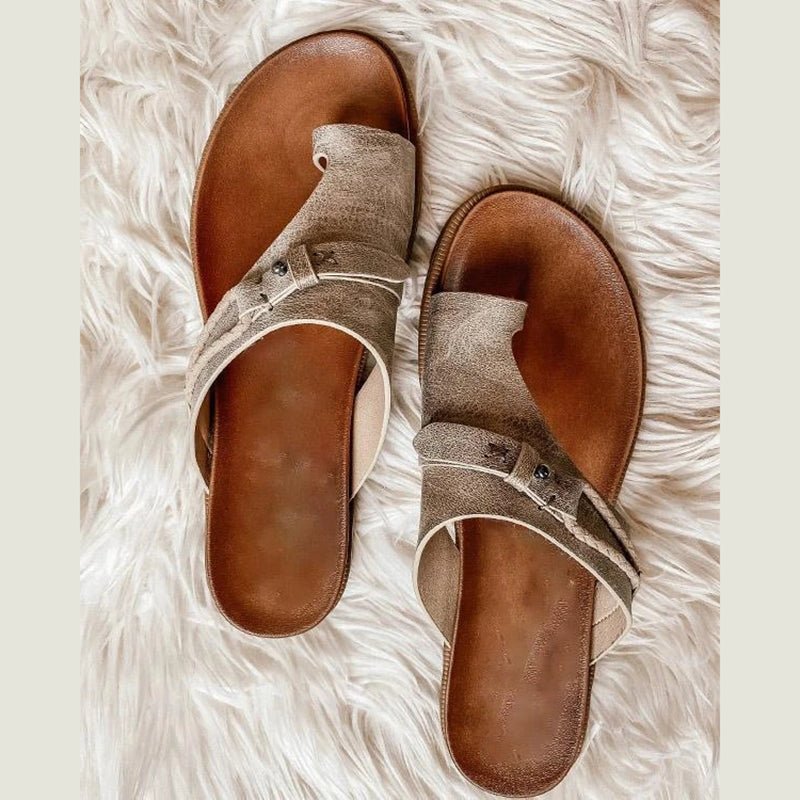 Sandales orthopédiques Delia pour femmes, confortables pour l'été. Offrent soutien podologique et bien-être, style casual.