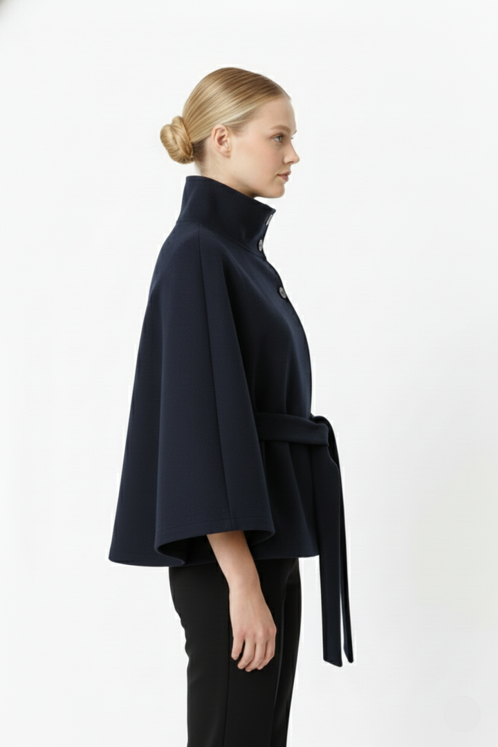 Manteau femme hiver, élégance et chaleur combinées. Col haut et ceinture amovible pour un look mode.
