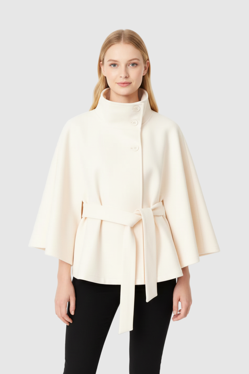 Manteau femme hiver chic, coupe longue et droite, avec col montant. Idéal pour une silhouette élégante.