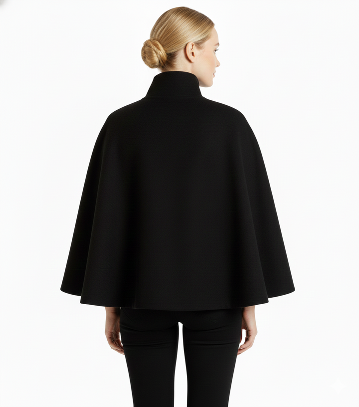 Manteau femme noir long, idéal pour l'hiver. Col haut et ceinture amovible pour un look chic.