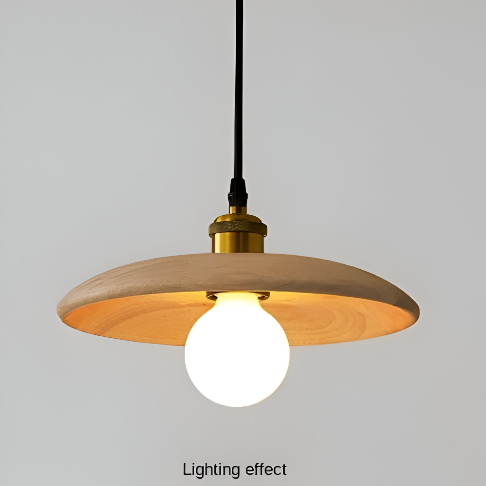 Lampe suspendue chêne avec lumière chaude, esthétique japonaise et minimaliste pour l'éclairage.