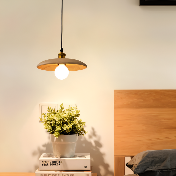 Luminaire suspendu bois de chêne, design japonais épuré, idéal pour une ambiance chaleureuse et zen.