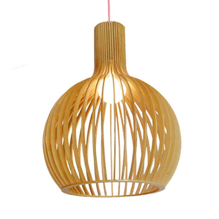 Luminaire suspendu en bois sculpté, mélange parfait de rustique et moderne pour salon, décoration intérieure.