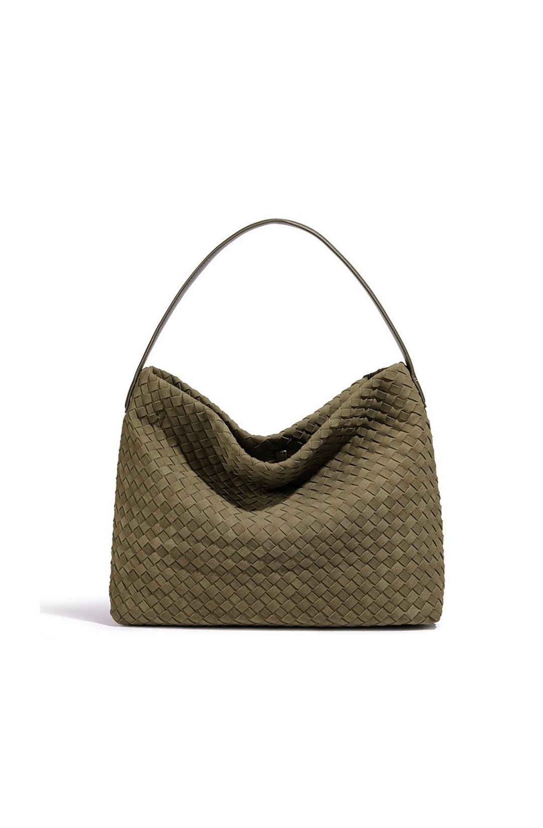 Vue d'ensemble du sac fourre-tout tressé, un accessoire de mode féminine intemporel et fonctionnel.