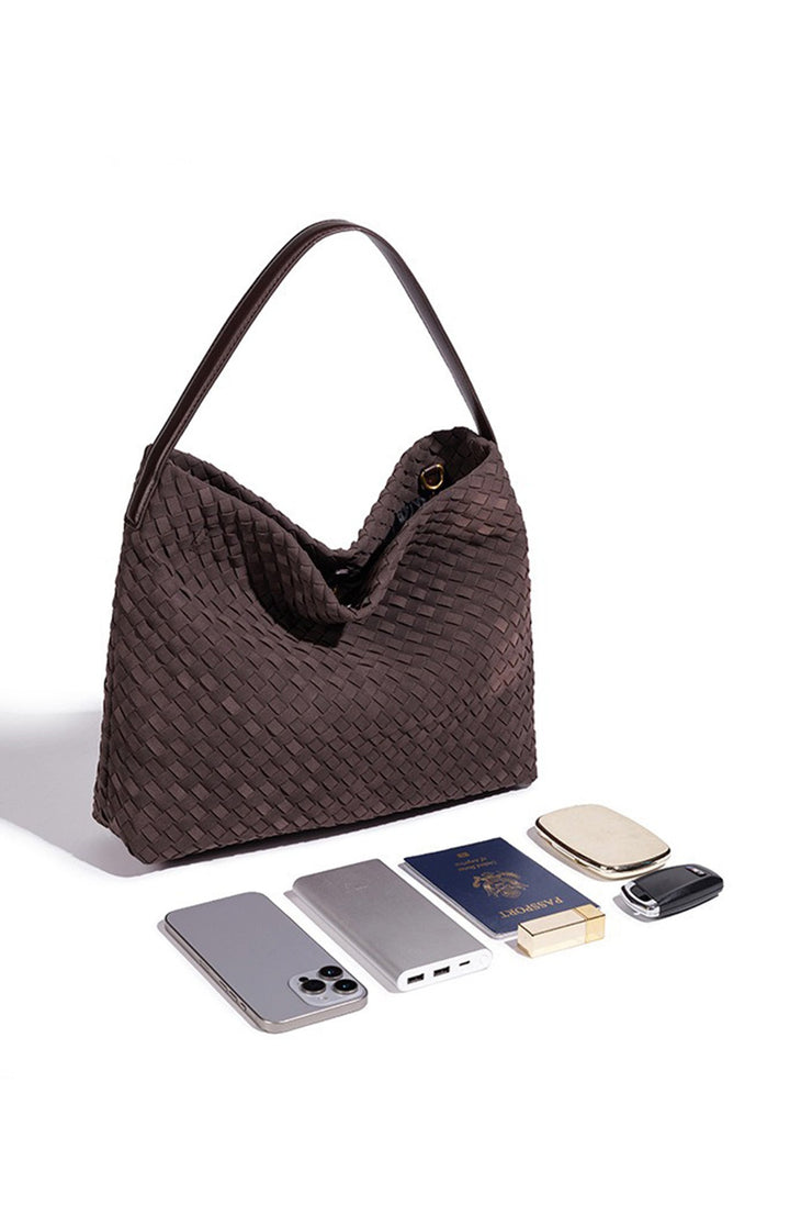 Sac fourre-tout tressé pour femme, un choix chic et durable pour un accessoire quotidien élégant.