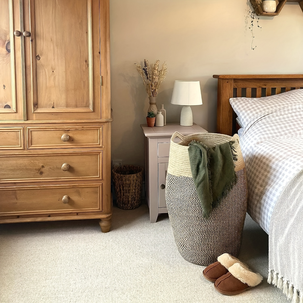 Décoration maison: panier bohème en coton pour le linge, un rangement élégant et pratique.